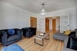 4300Z Rue St-Denis  Montréal (Le Plateau-Mont-Royal), QC H2J 2K8