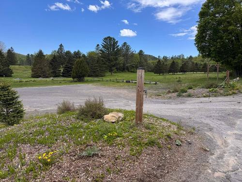 Exterior entrance - Rue De La Vallée, Sainte-Adèle, QC 