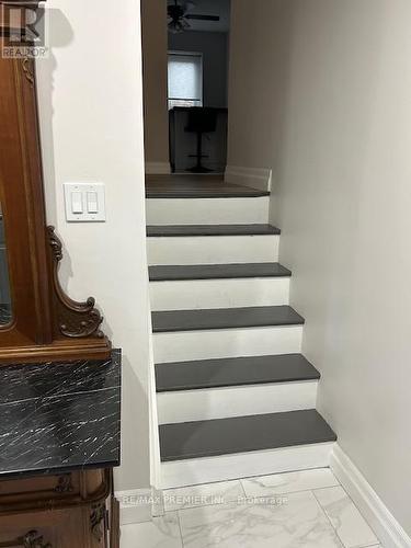 235 Louis Drive, Mississauga, ON - Indoor Photo Showing Other Room