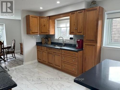235 Louis Drive, Mississauga, ON - Indoor Photo Showing Kitchen With Double Sink