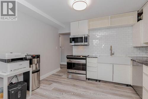 106 - 58 Bridgeport Road E, Waterloo, ON - Indoor Photo Showing Kitchen