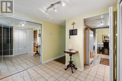 A large welcoming Foyer - 104 - 295 Gilmour Street, Ottawa, ON - Indoor Photo Showing Other Room