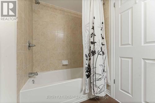 B - 574 Chapman Mills Drive, Ottawa, ON - Indoor Photo Showing Bathroom