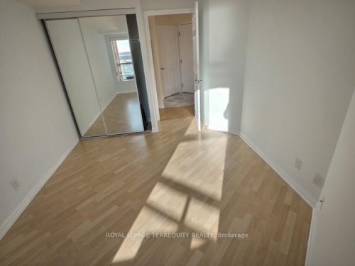 818-230 Queens Quay W, Toronto, ON - Indoor Photo Showing Other Room