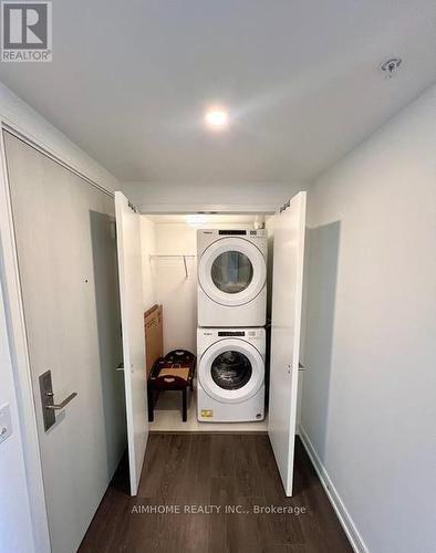 804 - 30 Samuel Wood Way, Toronto, ON - Indoor Photo Showing Laundry Room