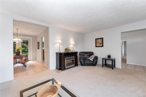 241 Aust Way, Salt Spring, BC 