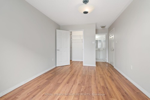 606-887 Bay Street, Toronto, ON - Indoor Photo Showing Other Room