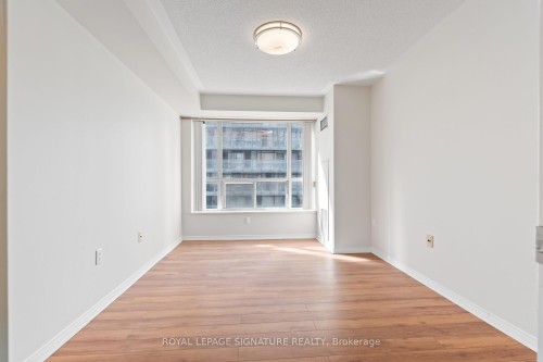 606-887 Bay Street, Toronto, ON - Indoor Photo Showing Other Room