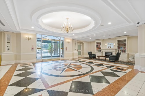 606-887 Bay Street, Toronto, ON - Indoor Photo Showing Other Room