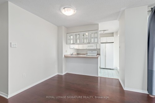 606-887 Bay Street, Toronto, ON - Indoor Photo Showing Other Room