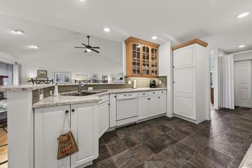 5152 Riverview Crescent, Fairmont Hot Springs, BC - Indoor Photo Showing Kitchen