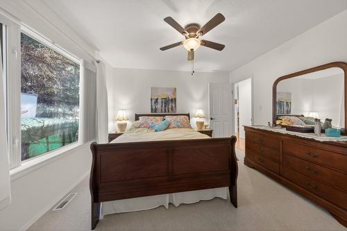 5152 Riverview Crescent, Fairmont Hot Springs, BC - Indoor Photo Showing Bedroom
