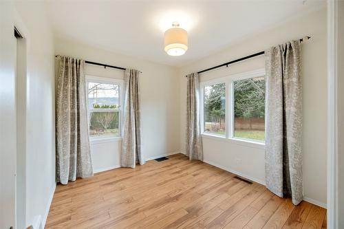 824 Road 2, Oliver, BC - Indoor Photo Showing Other Room