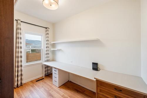 824 Road 2, Oliver, BC - Indoor Photo Showing Other Room