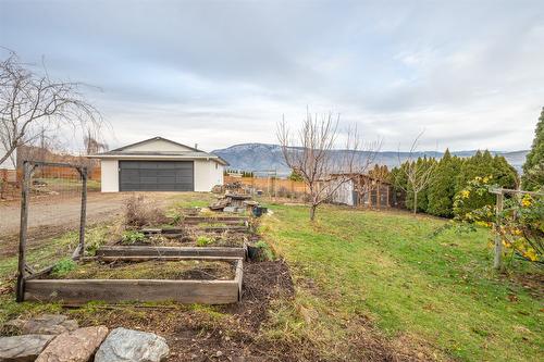 824 Road 2, Oliver, BC - Outdoor