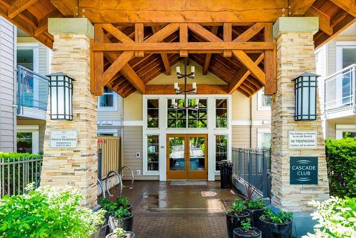 333-1099 Sunset Drive, Kelowna, BC - Outdoor