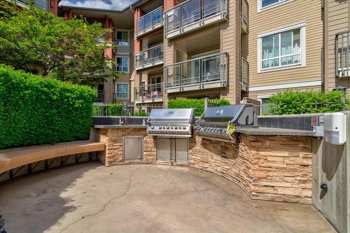 333-1099 Sunset Drive, Kelowna, BC - Outdoor