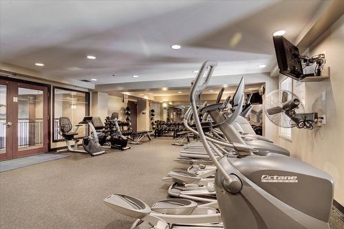 333-1099 Sunset Drive, Kelowna, BC - Indoor Photo Showing Gym Room
