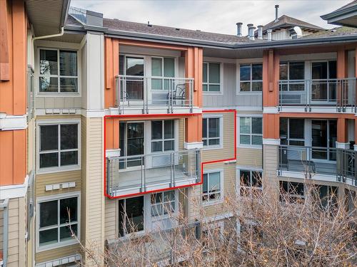 333-1099 Sunset Drive, Kelowna, BC - Outdoor With Facade