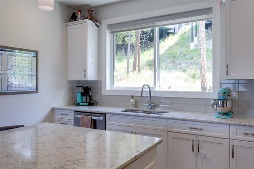 3411 Water Birch Circle Circle, Kelowna, BC - Indoor Photo Showing Kitchen With Double Sink