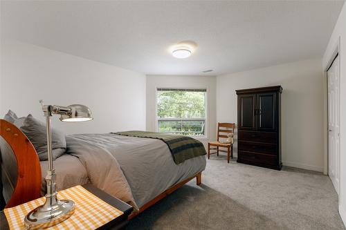 60-1101 Cameron Avenue, Kelowna, BC - Indoor Photo Showing Bedroom