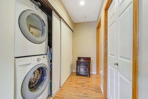 125-4035 Gellatly Road, West Kelowna, BC - Indoor Photo Showing Laundry Room