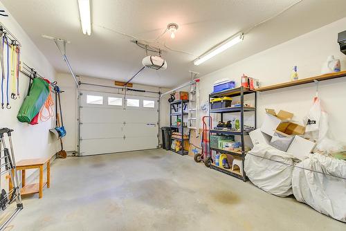 125-4035 Gellatly Road, West Kelowna, BC - Indoor Photo Showing Garage
