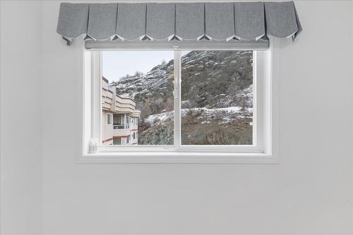 403-3806 35 Avenue, Vernon, BC - Indoor Photo Showing Other Room