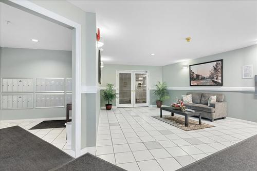 403-3806 35 Avenue, Vernon, BC - Indoor