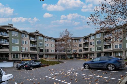 112-3739 Casorso Road, Kelowna, BC - Outdoor With Facade