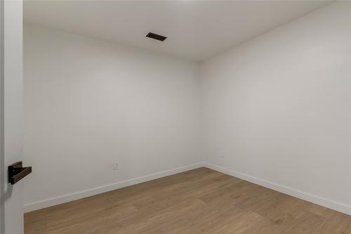 1527 40 Street, Vernon, BC - Indoor Photo Showing Other Room