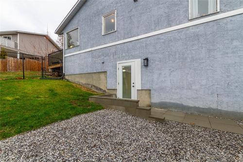 1527 40 Street, Vernon, BC - Outdoor