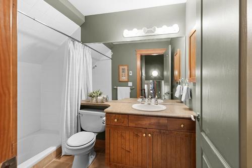 33-7640 Porcupine Road, Big White, BC - Indoor Photo Showing Bathroom