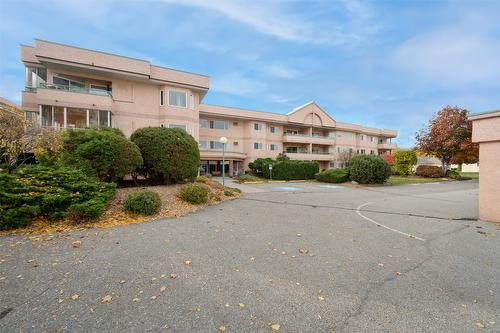 109-8700 Jubilee Road, Summerland, BC - Outdoor With Facade