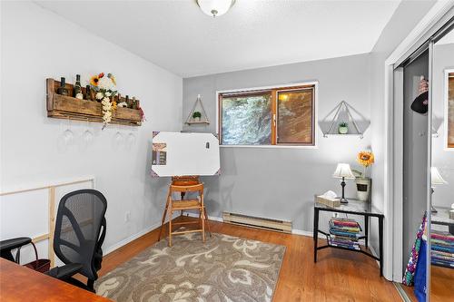 327 Evergreen Way, Vernon, BC - Indoor Photo Showing Office