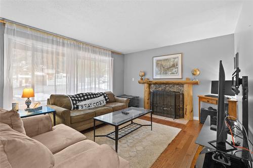 327 Evergreen Way, Vernon, BC - Indoor Photo Showing Living Room With Fireplace