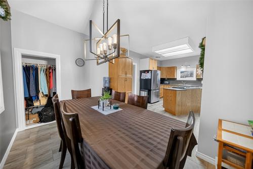 213 4Th Avenue, Cranbrook, BC - Indoor Photo Showing Dining Room