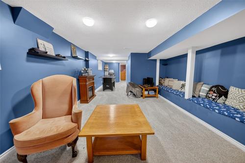 213 4Th Avenue, Cranbrook, BC - Indoor Photo Showing Other Room