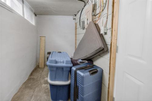 213 4Th Avenue, Cranbrook, BC - Indoor