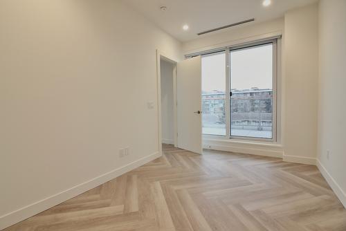 411-3340 Lakeshore Road, Kelowna, BC - Indoor Photo Showing Other Room