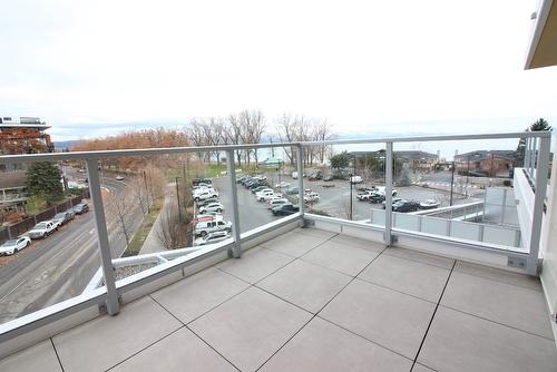 411-3340 Lakeshore Road, Kelowna, BC - Outdoor With View