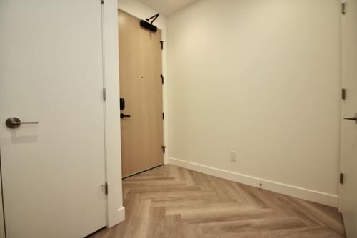 411-3340 Lakeshore Road, Kelowna, BC - Indoor Photo Showing Other Room