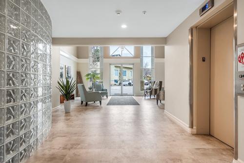 213-3300 Centennial Drive, Vernon, BC - Indoor Photo Showing Other Room