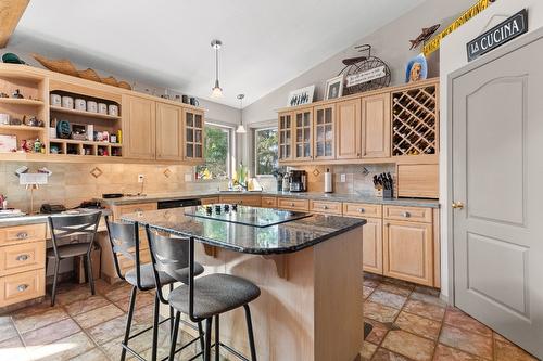 11190 3A Highway, Sanca, BC - Indoor Photo Showing Kitchen