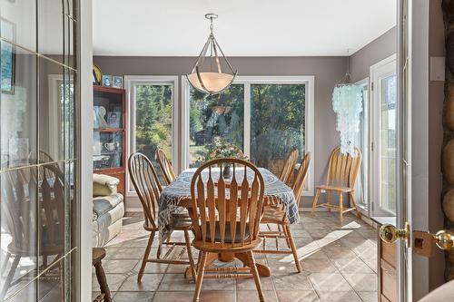 11190 3A Highway, Sanca, BC - Indoor Photo Showing Dining Room