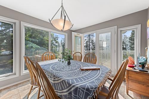 11190 3A Highway, Sanca, BC - Indoor Photo Showing Dining Room