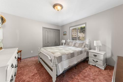 11190 3A Highway, Sanca, BC - Indoor Photo Showing Bedroom