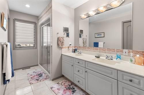 11190 3A Highway, Sanca, BC - Indoor Photo Showing Bathroom