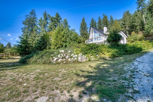 11190 3A Highway, Sanca, BC - Outdoor