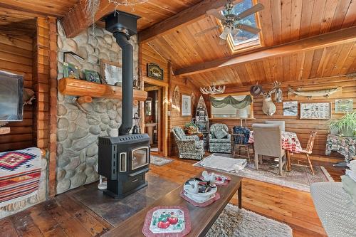 11190 3A Highway, Sanca, BC - Indoor Photo Showing Living Room With Fireplace